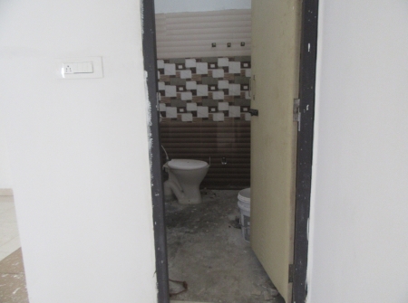 3) Li Id 267 - Bathroom.JPG